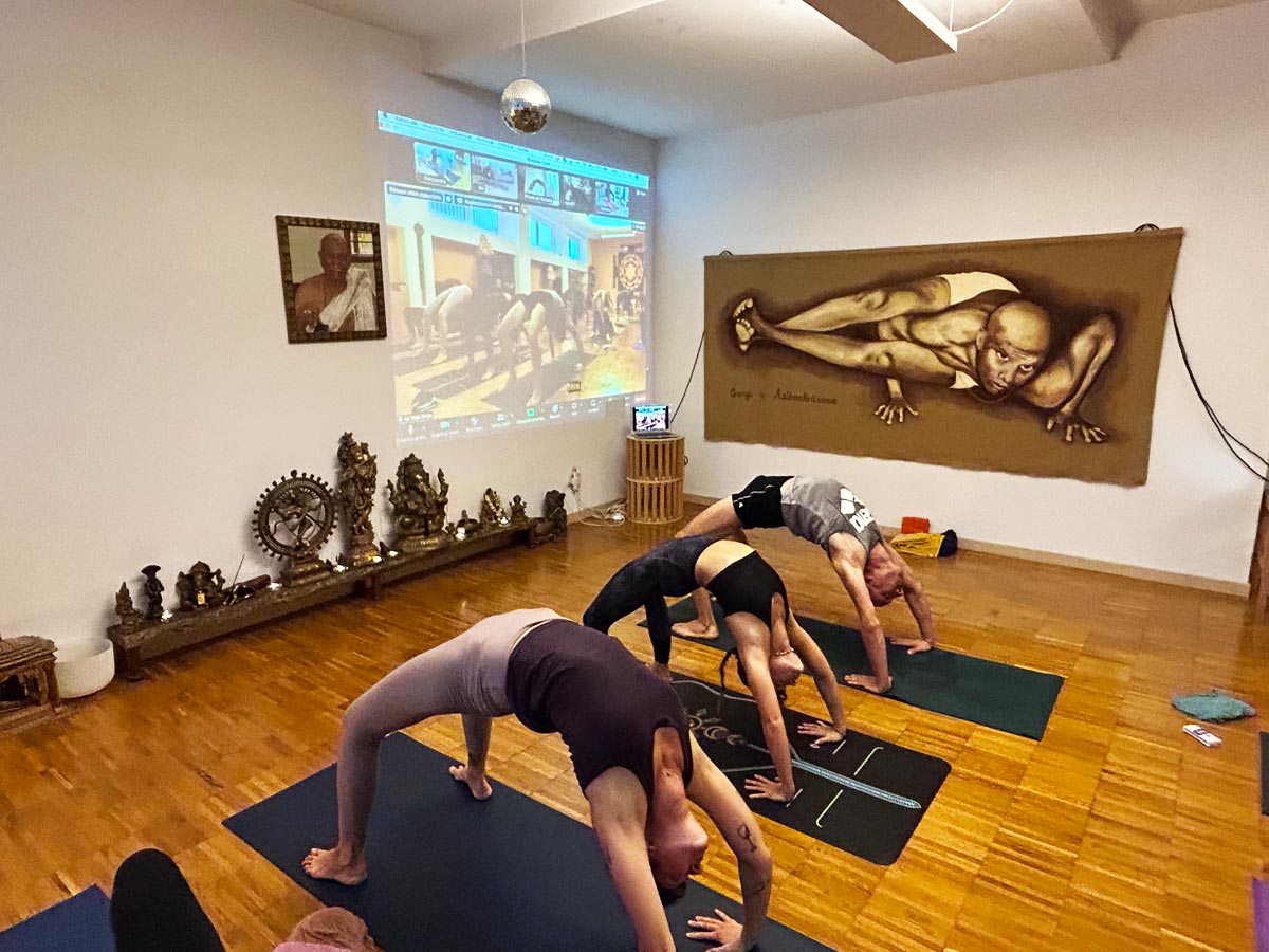 ashtanga-yoga-milano-yoga-shala-77